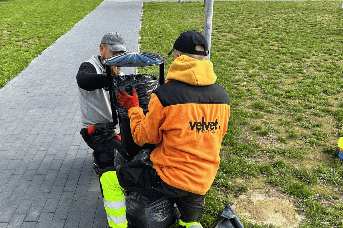 Bieżące utrzymanie koszy i porządku na terenie wspólnoty mieszkaniowej w Lublinie