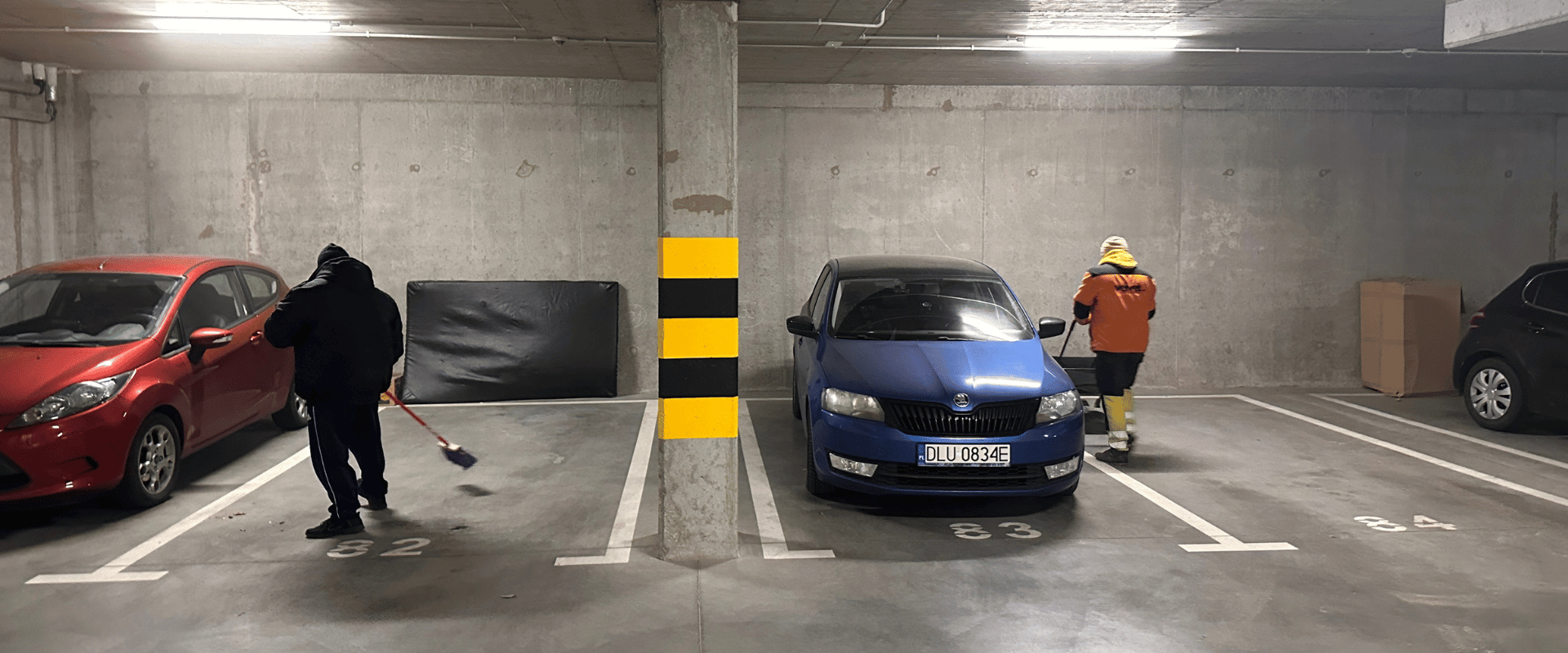 Sprzątanie garaży podziemnych – utrzymanie czystości i zamiatanie posadzki w parkingu podziemnym