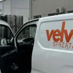 Sprzątanie terenów zewnętrznych wokół biurowców i hal