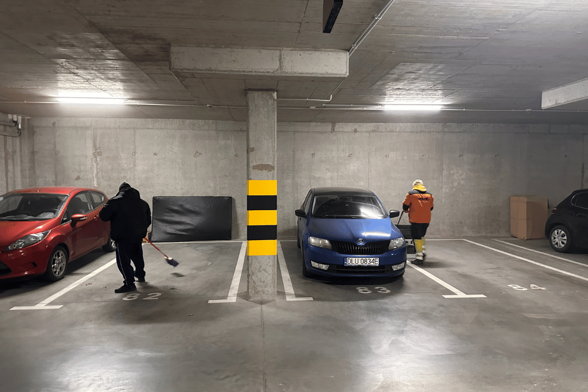 sprzątanie garażu podziemnego i miejsc parkingowych na osiedlu